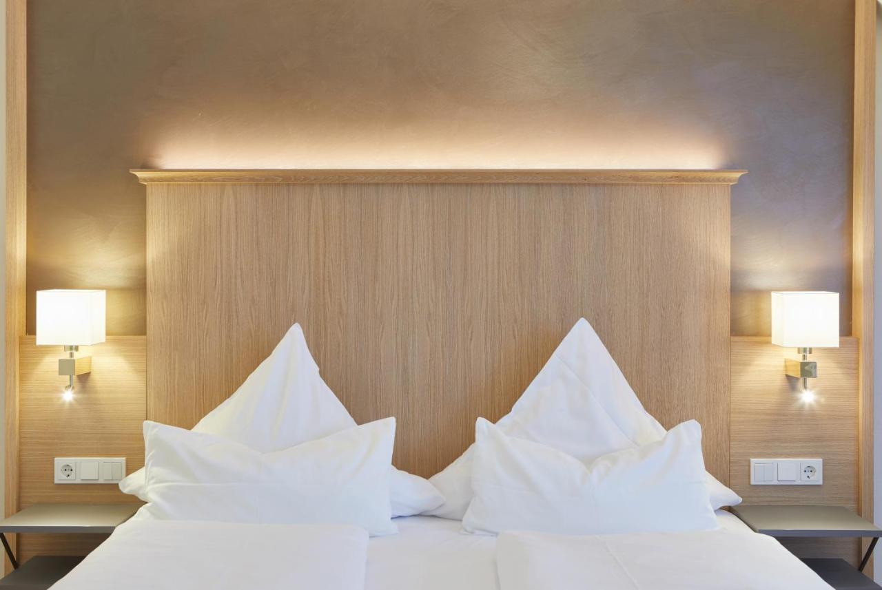 Landgasthof Hotel Hess Neuenstein  외부 사진