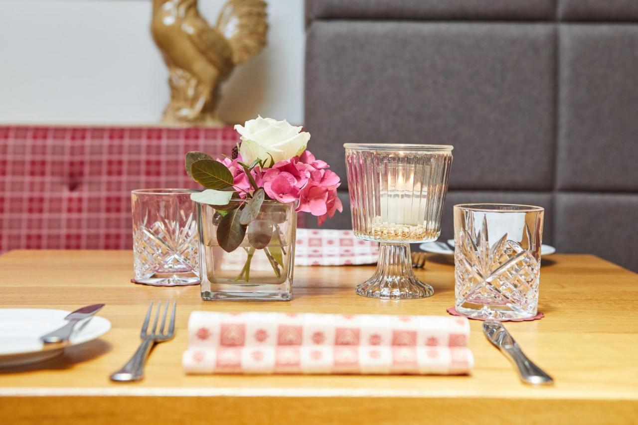 Landgasthof Hotel Hess Neuenstein  외부 사진