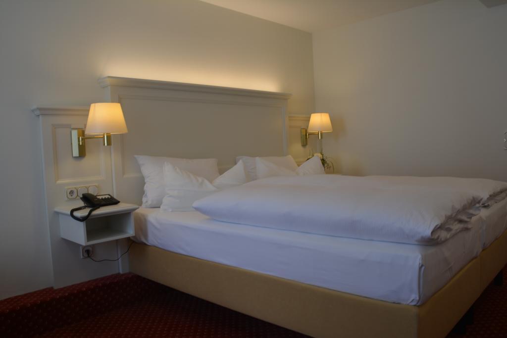 Landgasthof Hotel Hess Neuenstein  외부 사진
