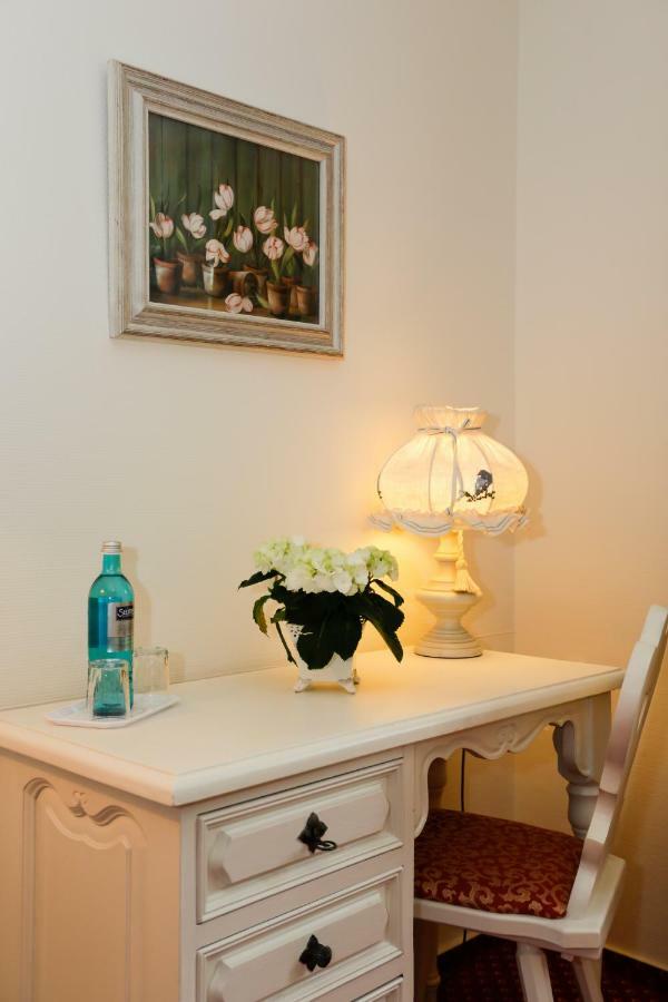 Landgasthof Hotel Hess Neuenstein  외부 사진