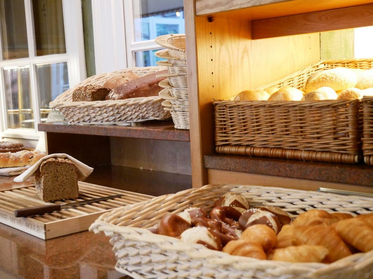 Landgasthof Hotel Hess Neuenstein  외부 사진