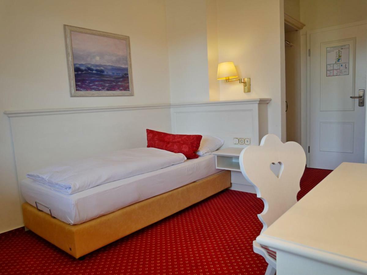 Landgasthof Hotel Hess Neuenstein  외부 사진